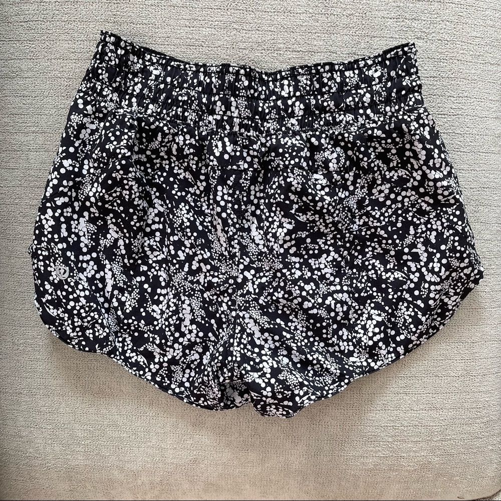 lululemon Choose A Side Short in black and white 🤍 - Picture 2 of 4